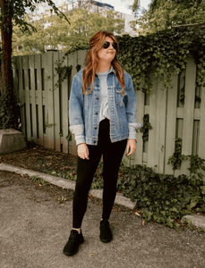 How To Wear A Jean Jacket With Leggings?