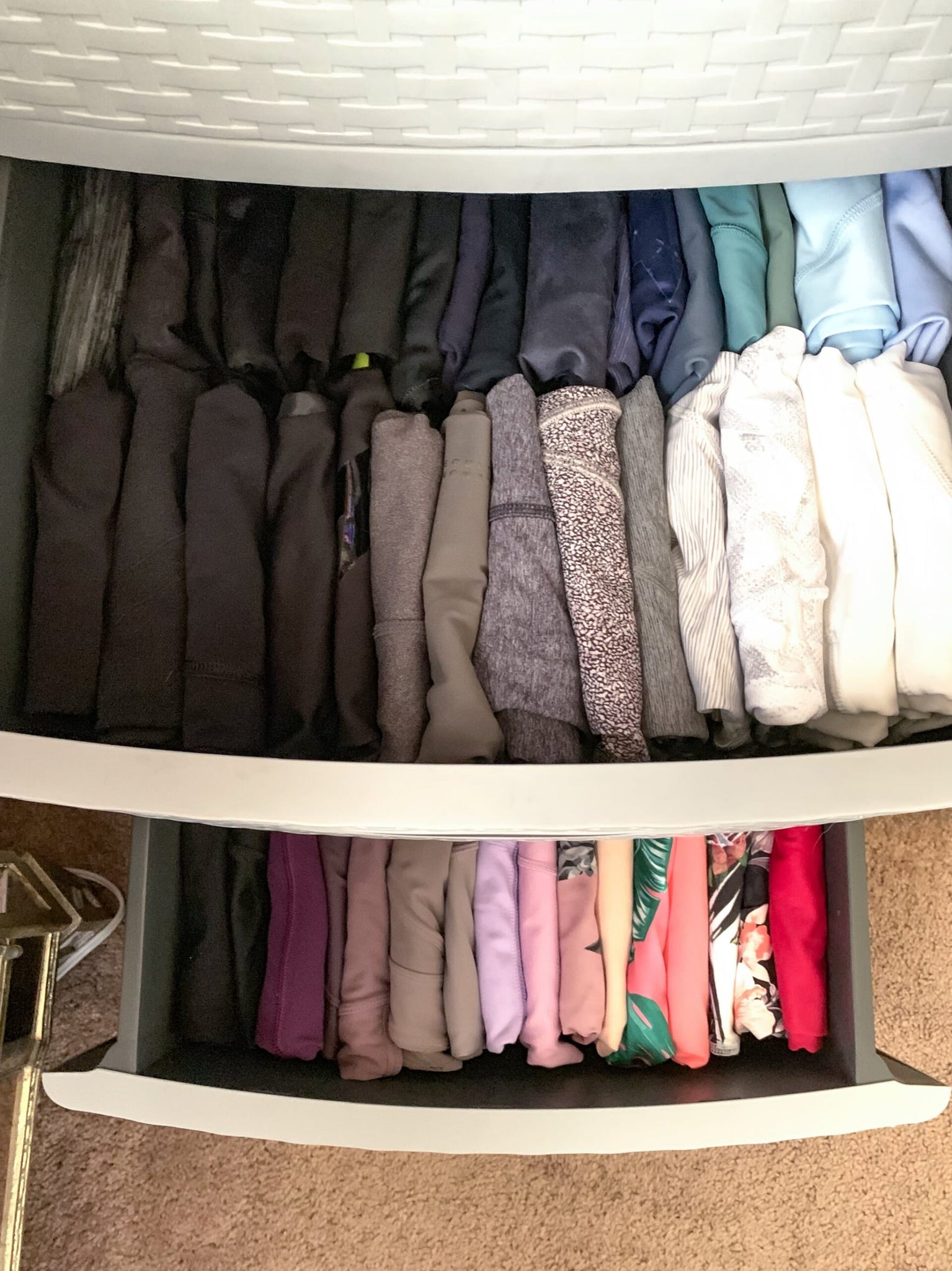 How To Organize Leggings?